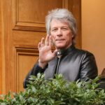 Jon Bon Jovi şi Bryan Adams au Covid