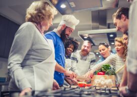 Fundația Auchan oferă 100.000 de euro pentru proiecte care promovează accesul la o alimentație sănătoasă