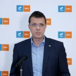 Ionuţ Moşteanu: USR nu va vota acest guvern minoritar, nu va fi votat nici de toţi parlamentarii PNL. Dacă va trece, va fi cu voturile PSD