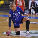 Accidentare gravă pentru pivotul Crina Pintea. Poate rata Campionatele Mondiale de handbal