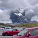 Vulcanul Aso din Japonia a erupt. Norii de cenusă s-au ridicat până la 3.500 de metri  (Video)