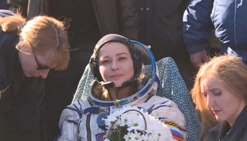 Echipajul rusesc care a realizat primul film în spaţiu a revenit pe Terra (Video)