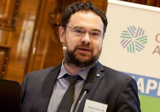 Expert CFA: Fitch a renunțat în ultimul moment la retrogradarea României. Ne-a trecut glonțul foarte aproape de ureche