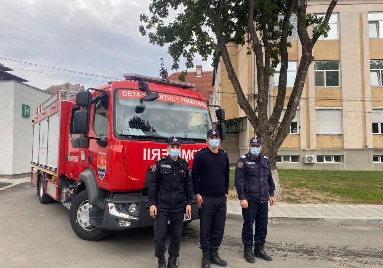 Mașina de pompieri trimisă preventiv la spitalul din Timișoara a fost retrasă, după ce Raed Arafat a criticat inițiativa
