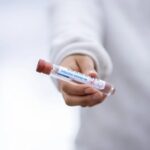 De ce Europa se întoarce la zilele negre ale pandemiei? România și Bulgaria, codașe la vaccinare