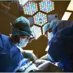 Premieră medicală: O inimă artificială din titan a ținut un pacient în viață timp de câteva zile