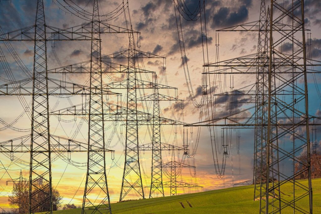 Bolojan începe ofensiva împotriva „băieților deștepți” din energie: Proiectele speculative ar putea pierde autorizațiile
