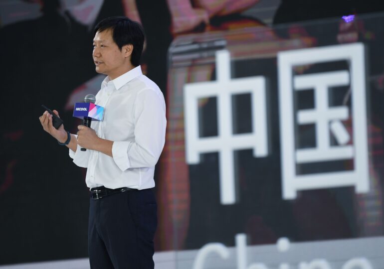 Xiaomi va începe producția în serie a propriilor sale maşini electrice în 2024