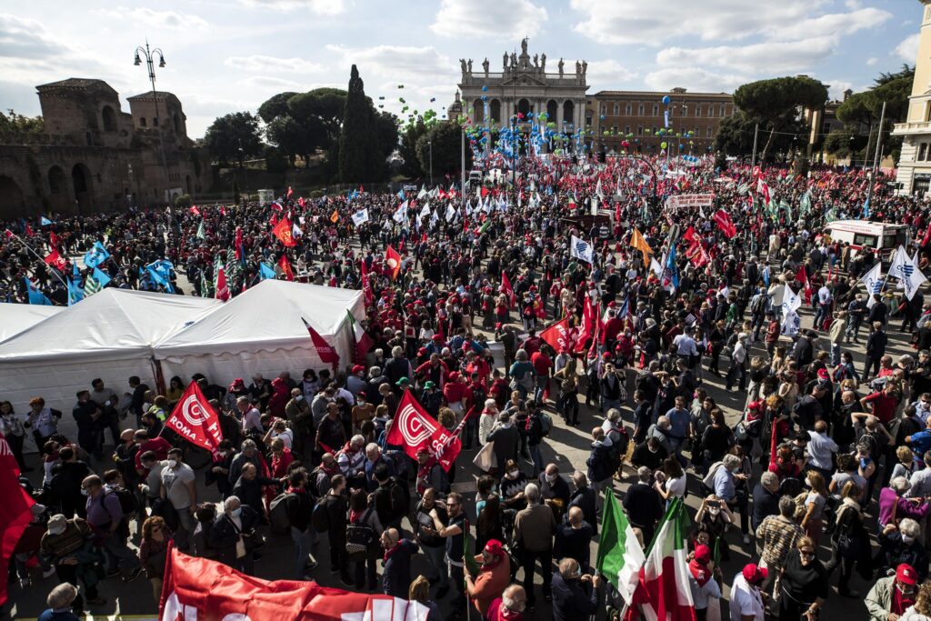 Italian labor unions rally against fascism in Rome