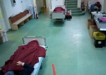 Imagini dramatice la Marius Nasta: Bolnavi Covid în paturi pe holurile spitalului, capacitatea de tratare a  fost depășită, oxigenul e insuficient (Galerie foto)