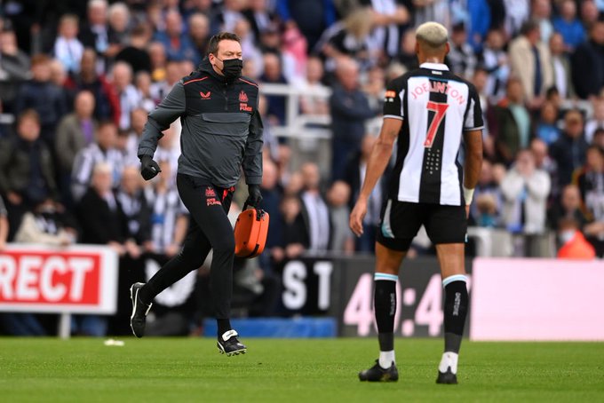 Un suporter a fost resuscitat în tribune în timpul partidei Newcastle – Tottenham, din Premier League