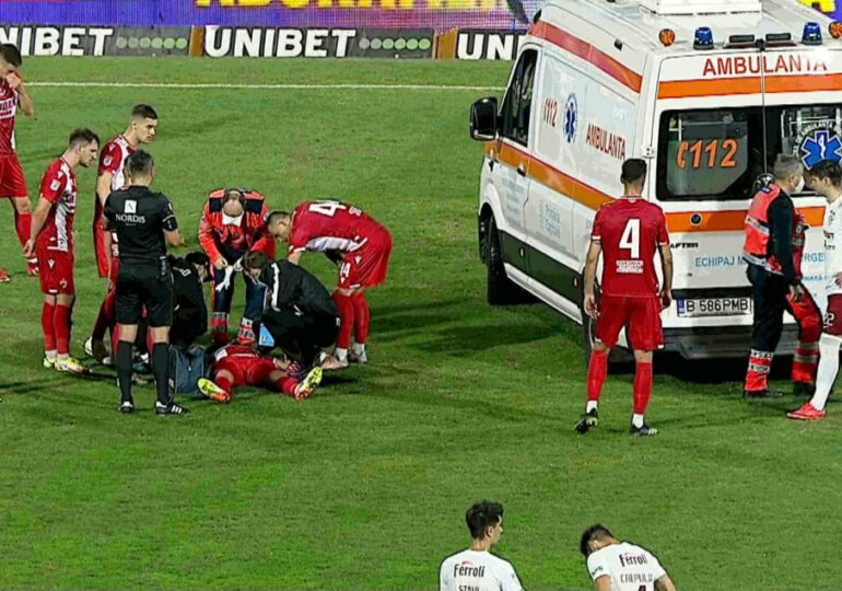 Alexandru Răuță, scos cu ambulanța de pe teren în timpul derbiului Dinamo - Rapid