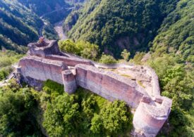 Cetatea lui Vlad Țepeș de la Poenari va fi închisă un an și jumătate pentru renovare