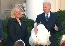 Preşedintele Biden i-a graţiat pe curcanii Peanut Butter şi Jelly (Video)