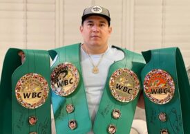 Saul Alvarez câștigă prin KO lupta cu Caleb Plant și rescrie istoria boxului (Video)