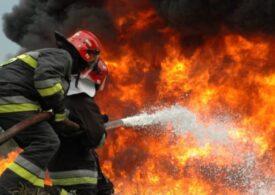Incendiu devastator în cartierul Schei, din Brașov: trei case au ars