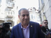 Statul ar putea prelua companii strategice cu probleme financiare și le-ar putea șterge datoriile. Ce prevede proiectul