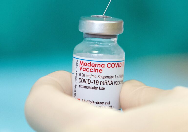 Vaccinul antiCovid produs de Moderna a primit autorizare definitivă în SUA