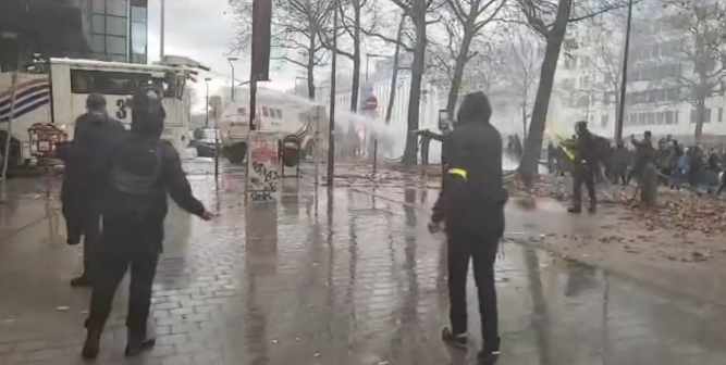 Violențe la Bruxelles, la un protest faţă de măsurile anti-Covid (Video)