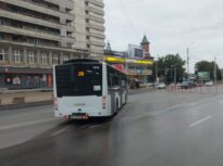 Premieră în România: Dispozitive acustice pentru nevăzători în stațiile de transport public din Iași