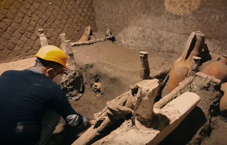 Descoperire rară sub cenușa Pompeiului, ce ne arată cum era viața sclavilor (Video)