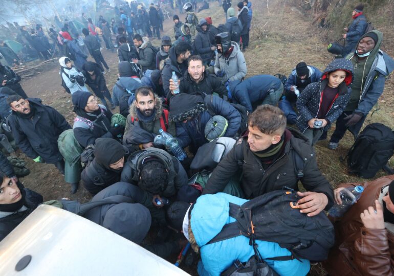 "Nimănui nu-i pasă!" Suferința oamenilor de la granița cu Belarus