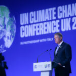 Greenpeace, după ce Iohannis s-a lăudat cu cât a redus România emisiile de CO2: Suntem în aer, domnule preşedinte!