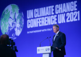 Greenpeace, după ce Iohannis s-a lăudat cu cât a redus România emisiile de CO2: Suntem în aer, domnule preşedinte!