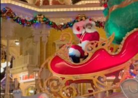 Premieră în SUA: Moș Crăciuni de culoare vor apărea în parcurile Disney