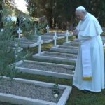 Papa Francisc le cere producătorilor de arme să se oprească: Războiul devorează copiii patriei (Video)