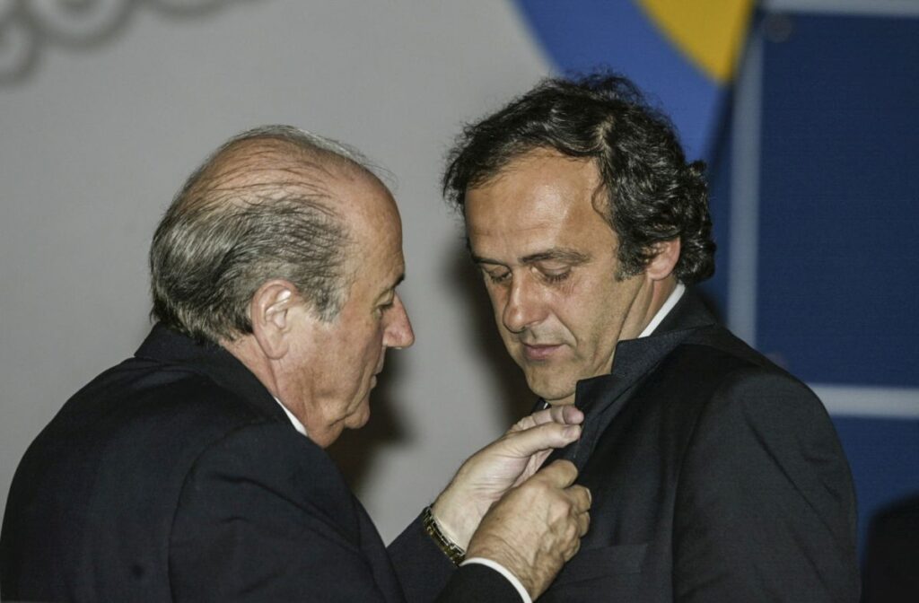 Președintele FIFA, dat în judecată de Michel Platini