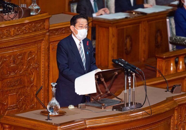 Japonia a adoptat un pachet record de măsuri sociale și pentru stimularea economiei, de 490 miliarde de dolari