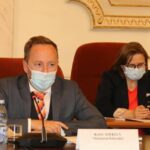 Consilier al lui Cîmpeanu: Poate măsura justă ar fi fost să fie suspendați toți profesorii nevaccinați şi să fie permis accesul în școli doar elevilor vaccinați, cu familie vaccinată