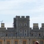 Un tânăr a intrat cu o arbaletă la castelul Windsor: Voi încerca să o asasinez pe regina Elizabeta (Video)