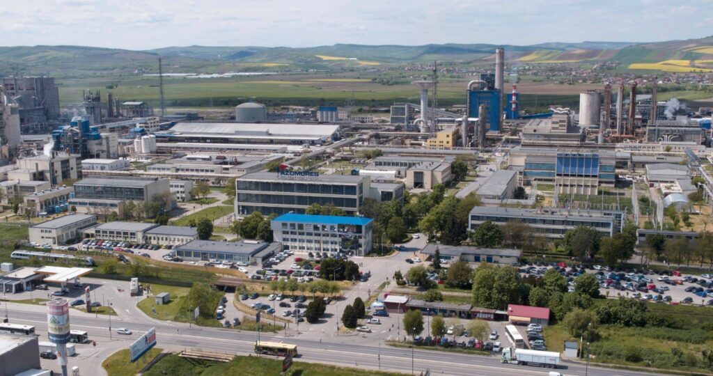 Azomureș trimite 600 de angajați în șomaj tehnic. Compania reclamă că Romgaz amână depunerea unei oferte de achiziție a combinatului chimic