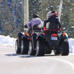 Un băiat a căzut cu ATV-ul într-o râpă din Buşteni şi s-a ales cu dublă fractură