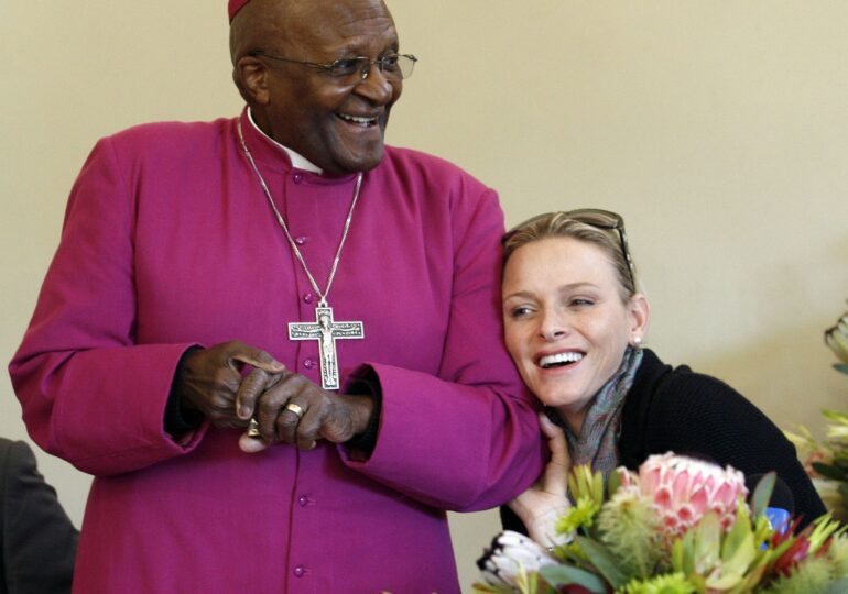 A murit arhiepiscopul Desmond Tutu, laureat al premiului Nobel pentru Pace