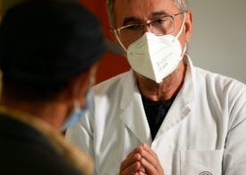 Medici din Timişoara merg în bisericile catolice și vorbesc cu enoriașii despre COVID-19