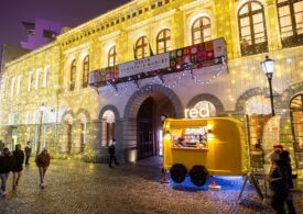 A început Urban Christmas Market, târgul creativilor din București de la ARCUB
