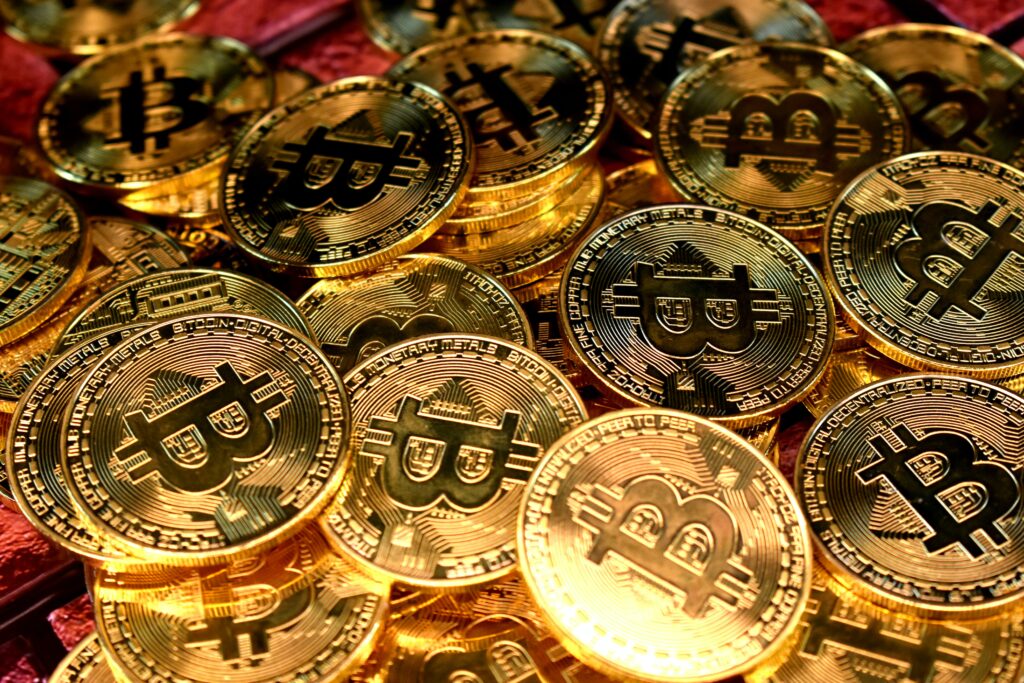 când investești în bitcoin este pentru 1 monedă sau o parte dintr-un