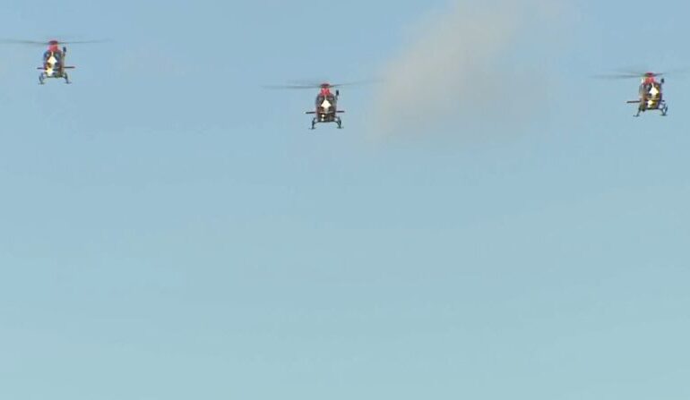 Un elicopter a aterizat forțat din cauza vremii și apoi s-a răsturnat (Video)