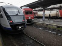 Furtuna a lăsat Gara de Nord fără tensiune. Circulația trenurilor electrice, afectată în București UPDATE