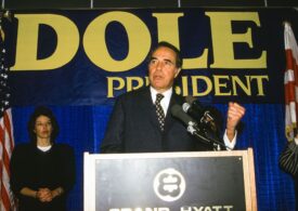 A murit fostul candidat la președinția SUA Bob Dole