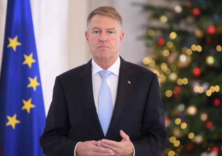 Mesajul lui Iohannis de Anul Nou: Vă mulţumesc pentru sacrificiile făcute (Video)