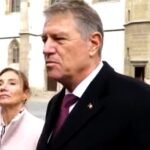 Cum explică Poliția din Sibiu de ce nu i-a amendat pe Klaus și Carmen Iohannis, pentru că n-au purtat mască