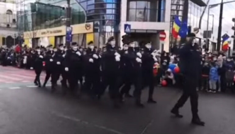 Jandarmeria cere scuze după defilarea nesincronizată de la Cluj-Napoca: Astfel de momente sunt de neacceptat (Video)