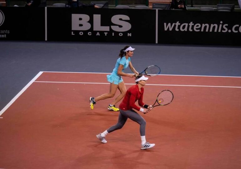 Monica Niculescu și Gabriela Ruse se califică în optimile probei de dublu de la Madrid Open