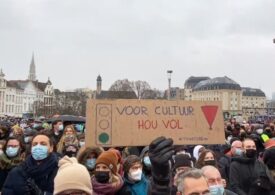 În Belgia se protestează pentru cultură: Mii de oameni au ieşit în stradă ca să ţină deschise teatrele (Video)
