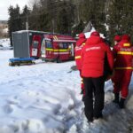 Doi răniţi în accidente cu snowmobilul şi un bărbat blocat într-o zonă greu accesibilă găsit decedat de către salvamontiștii din Maramureș