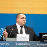 Un europarlamentar român a primit cea mai mare sancțiune pentru că a refuzat să prezinte la intrarea în PE certificatul Covid